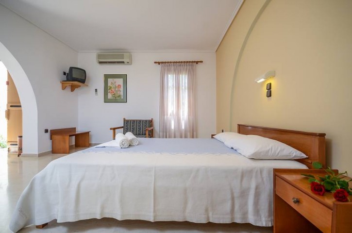 Proteas Hotel – Naxos Hotels, Hoteliers Association of Naxos Island ...